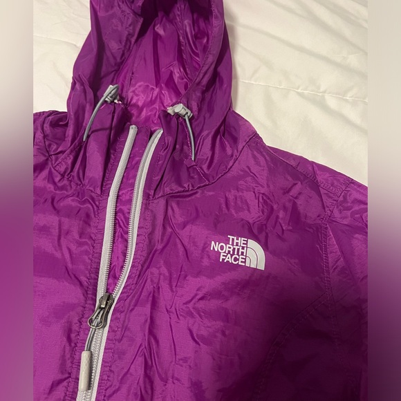North Face windbreaker - Picture 2 of 5